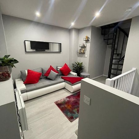 Unique Duplex Apartment Free Parking Free Wi-Fi 6 Minutes From Leeds City Centre Exterior photo