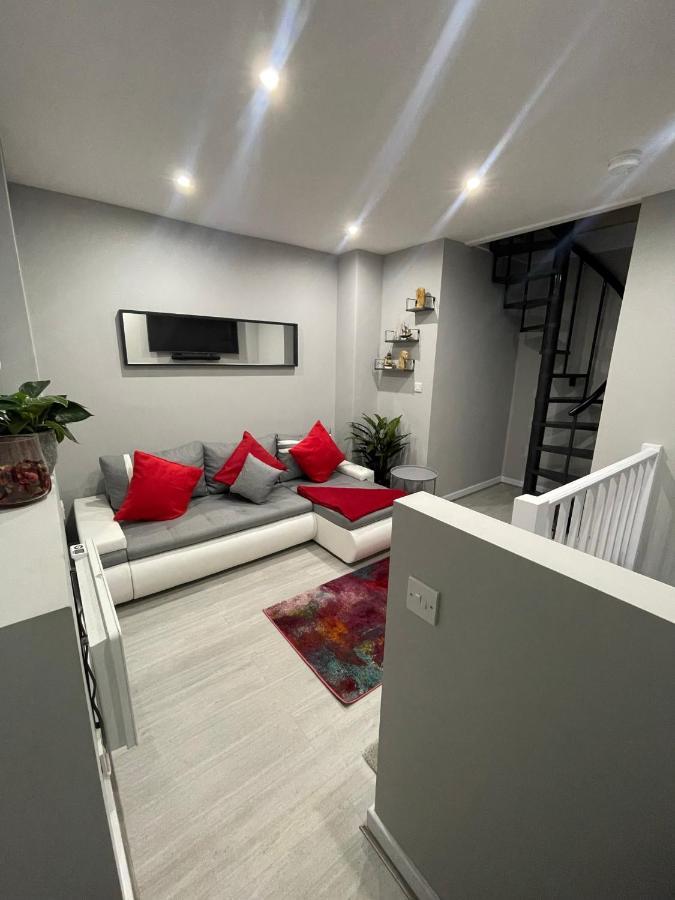 Unique Duplex Apartment Free Parking Free Wi-Fi 6 Minutes From Leeds City Centre Exterior photo